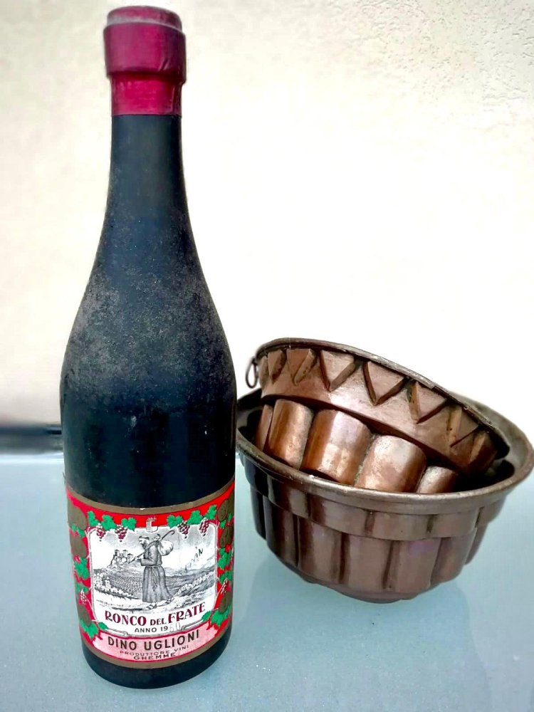 bottigia di vino rosso storica ghemme doc